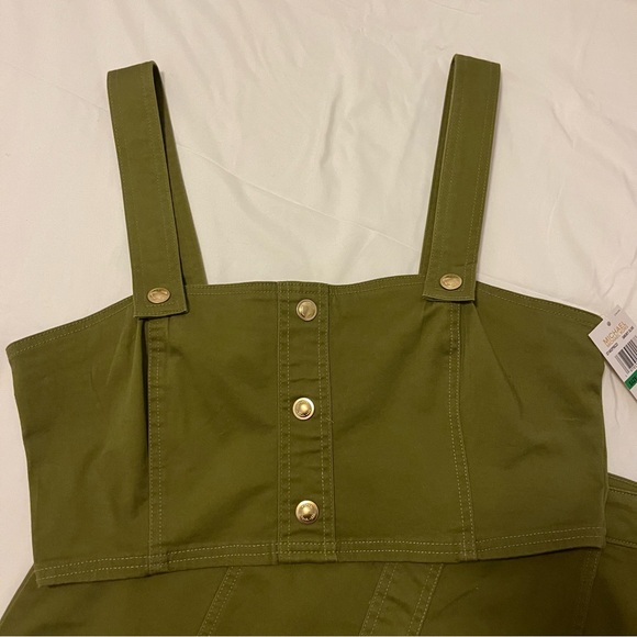 Michael Kors green button front skirt and crop top 2 piece set - Picture 4 of 10